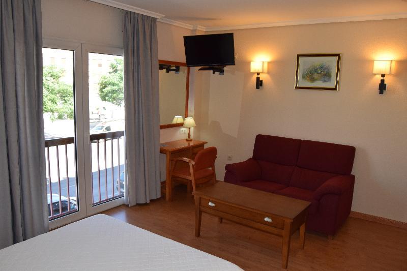 Hotel Mari Carmen 3*